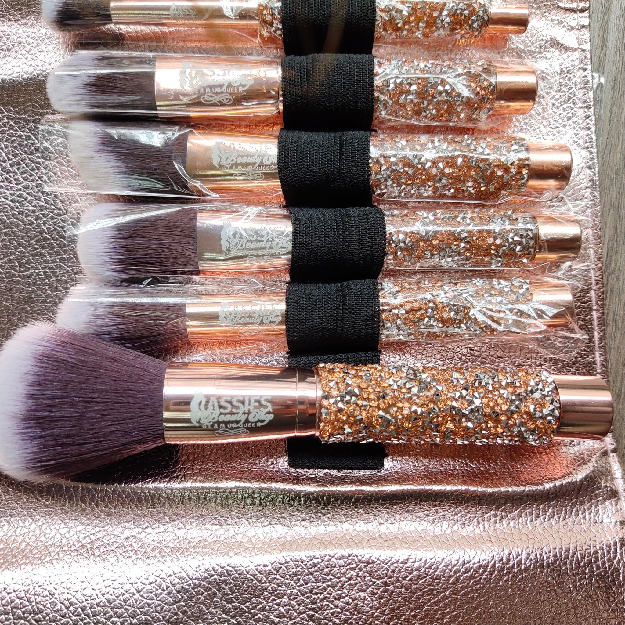 FANCY MAKE UP BRUSHES
